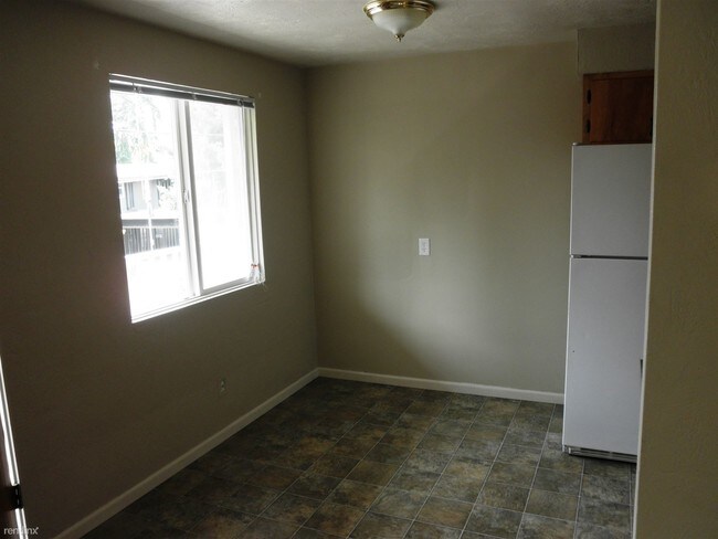 Building Photo - 1 br, 1 bath Apartment - 1939 Agate Aly Apt 4