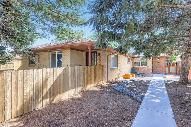 Photo - 3690 Grape St Townhome