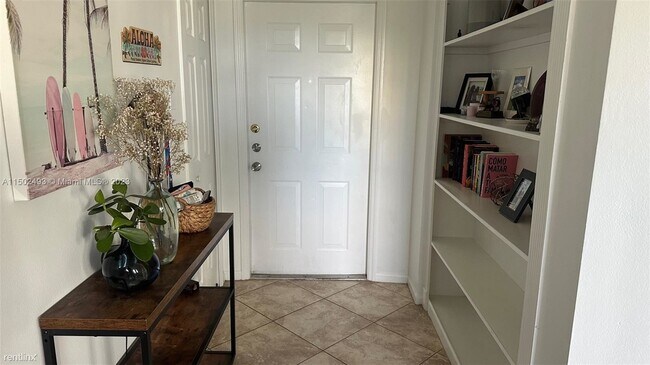 Foto del edificio - 2 br, 2 bath Condo - 3215 NE 184th St Apt ...