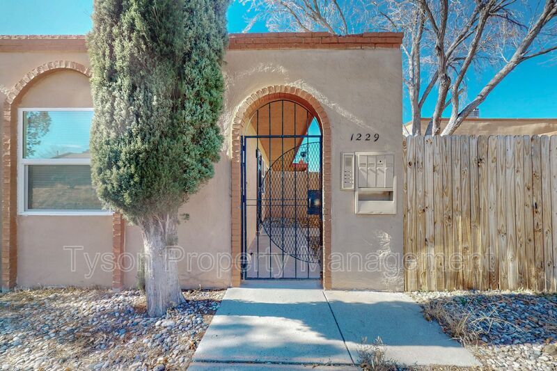 1229 Chelwood Park Blvd NE Unit B, Albuquerque, NM 87112 Condo for