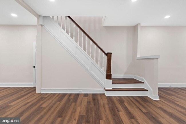 Building Photo - 2113 S Simpson St