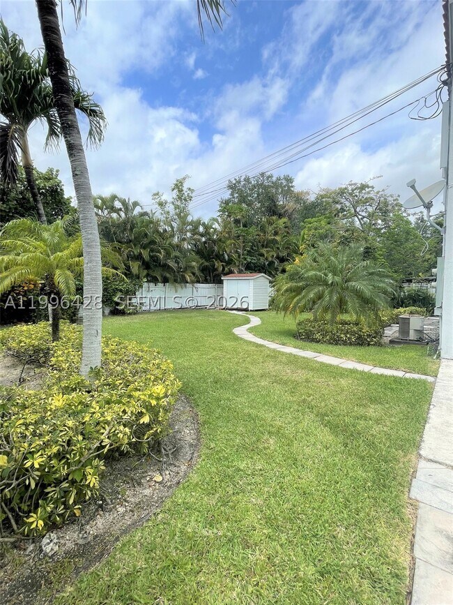 Foto del edificio - 5116 SW 57th Ave