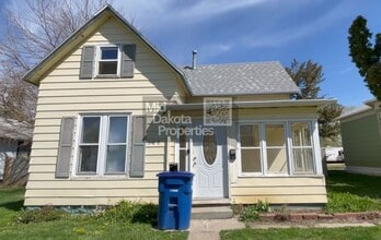 Building Photo - 208 E 10th Ave