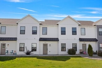 Building Photo - 1413 Pinecrest Trl