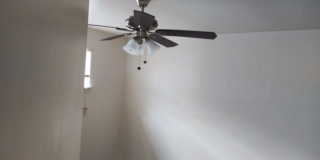 bedroom - 2712 Berry St