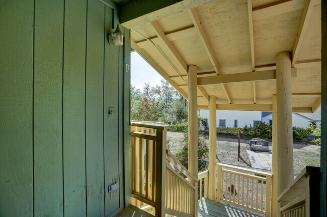 Foto del edificio - 2 Bed, 1 Bath Apartment in Downtown Prescott!