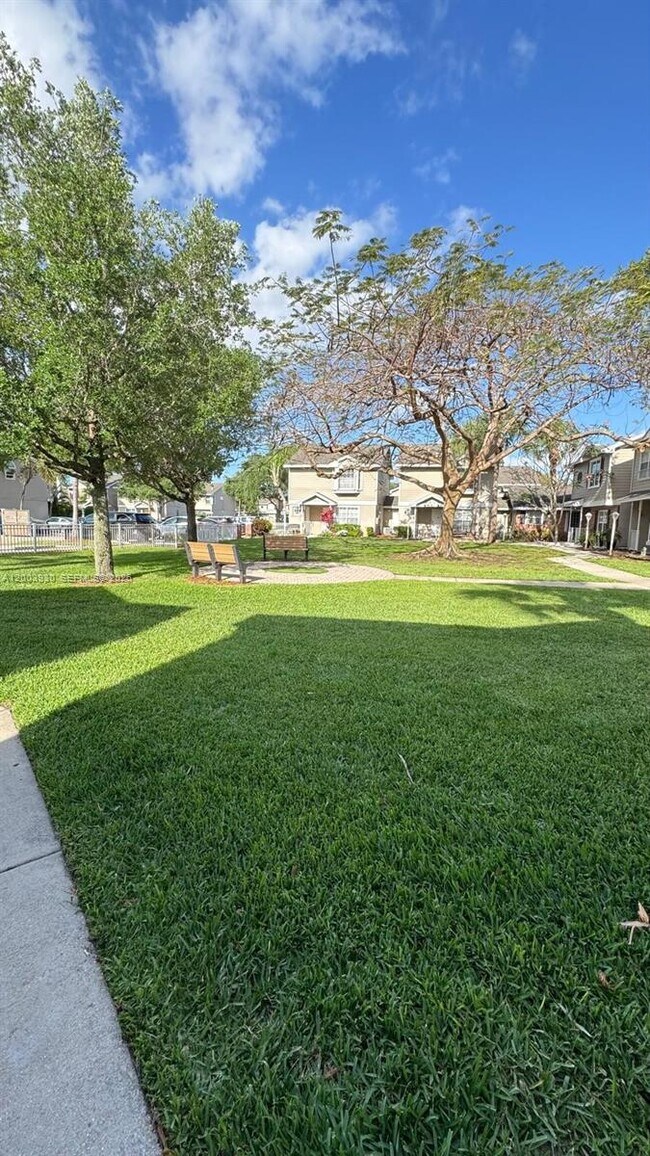 Foto del edificio - 12153 NW 36th Pl
