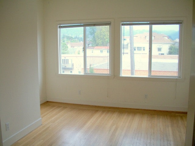 Building Photo - An excellent location on California at Uni...