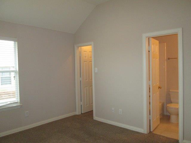 Building Photo - 1004 Rosemont Dr