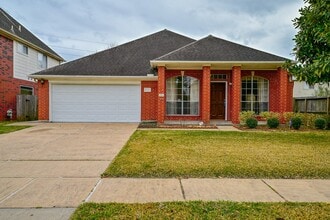 Building Photo - 12227 Meadowglen Dr