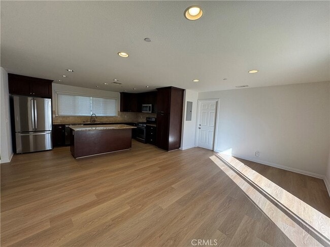Building Photo - 1336 Calle Tulipan