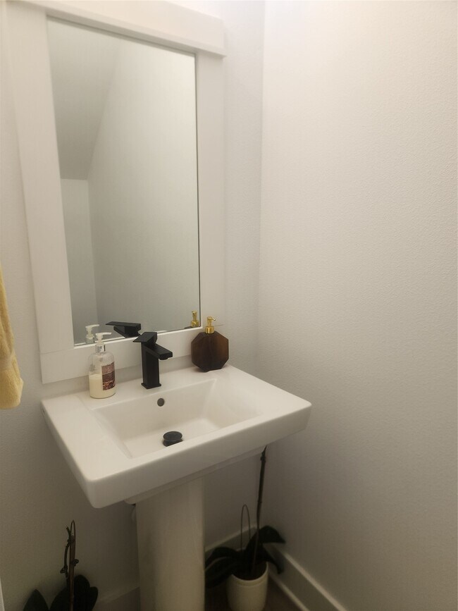 Foto del edificio - 5831 Highland Sky Ln