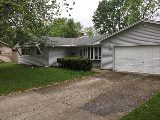 Building Photo - 1103 Westview Dr.