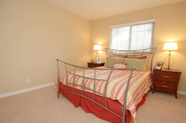 Interior Photo - Lexington Park