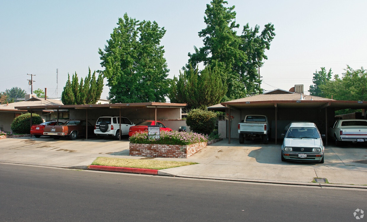 Building Photo - 2829-2841 E Harvard Ave