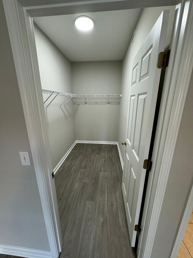 Building Photo - 575 Oakleaf Plantation Pky