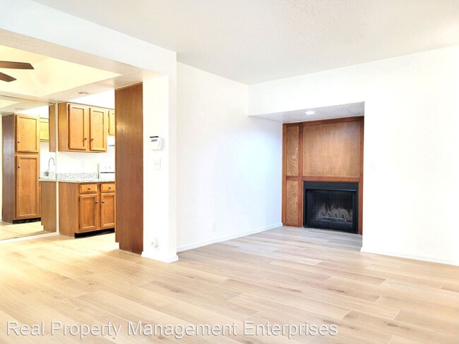 Building Photo - 1 br, 1 bath House - 11409 Springhollow Rd...