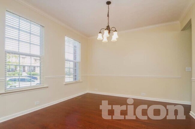 Foto del edificio - 6429 Sunnywood Dr