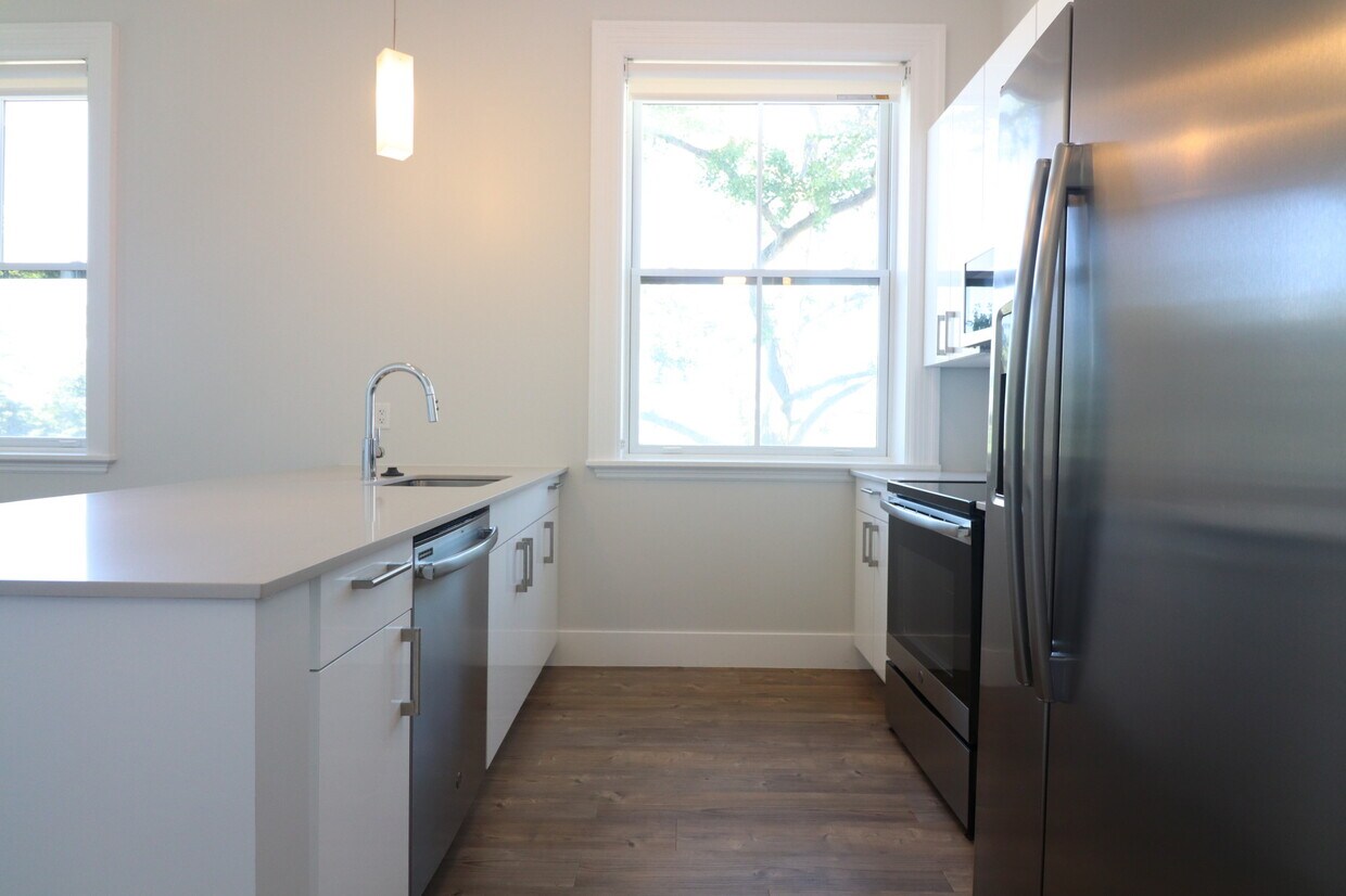 Kitchen - 200 Washington St