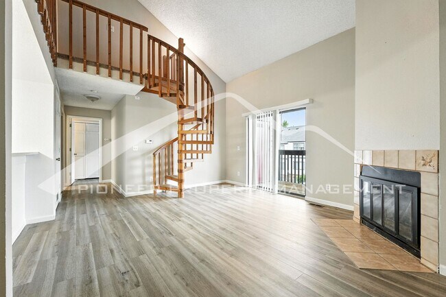 Foto del edificio - Spacious Condo with Washer/Dryer and Centr...