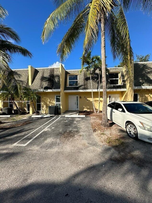 Foto principal - 622 SW 1st St