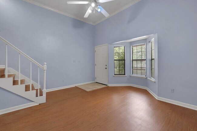 Building Photo - 1611 S Gadsden St
