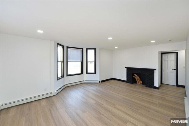 Foto del edificio - 73 Lafayette Ave