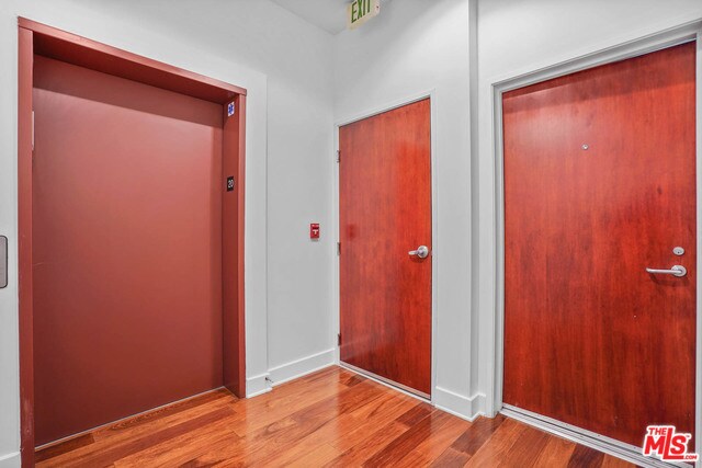 Foto del edificio - 8788 Shoreham Dr