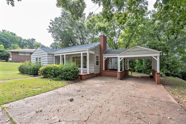 Foto del edificio - 2264 Red Mountain Terrace S