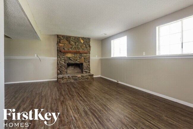 Building Photo - 4321 Castle Heights Dr