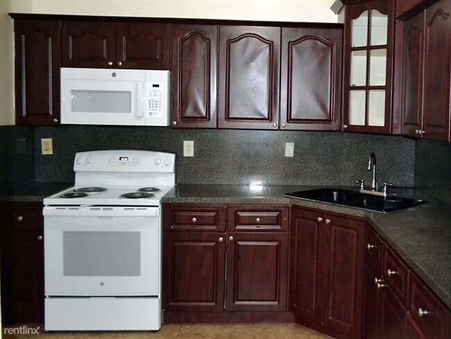 Foto del edificio - 4 br, 2 bath House - 1109 NW 34th St