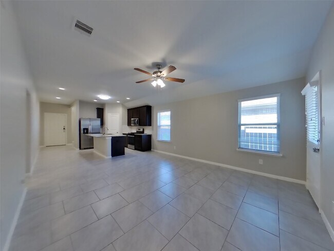 Foto del edificio - 223 Ashley Falls Ln