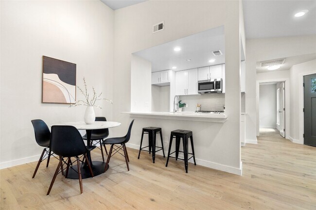 Foto del edificio - 4506 Dorsett Oaks Cir