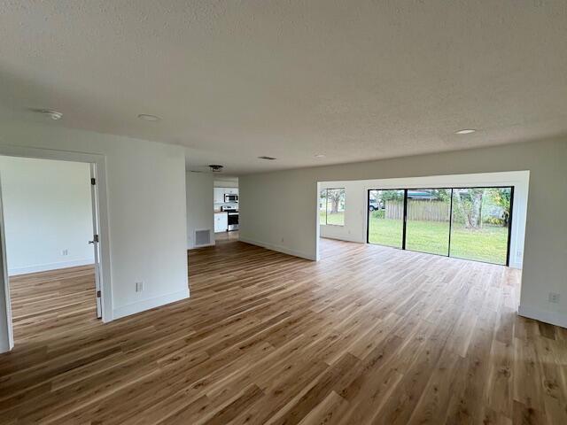 Foto del edificio - 2101 SE Holland St