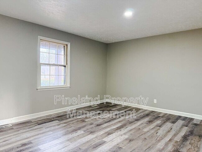 Foto del edificio - 1213 Strickland Bridge Rd