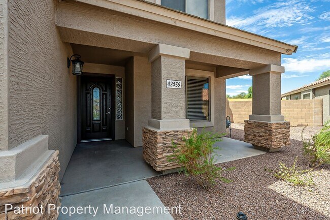 Foto del edificio - 5 br, 2.5 bath House - 42459 W Michaels Dr