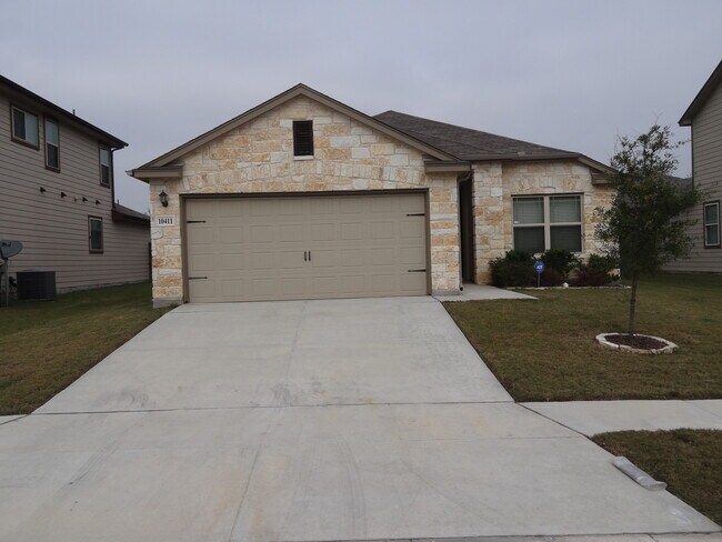 Foto del edificio - Beautiful 3 bedroom / 2 bathroom home in C...