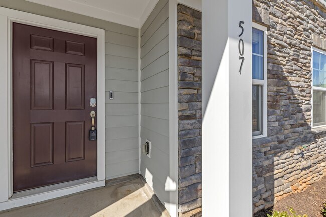 Foto del edificio - 507 Brushford Ln