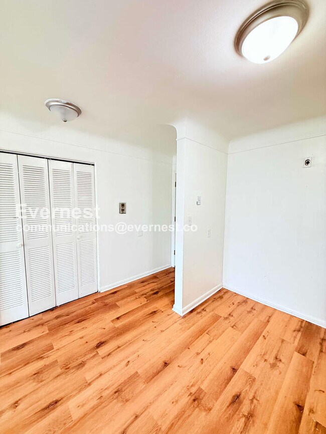 Foto del edificio - 15601 Schoolcraft Rd