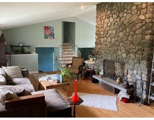 Foto principal - 56 Rosewood Dr