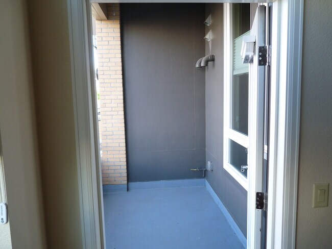 Building Photo - 8185 Lowry Blvd, Unit 101