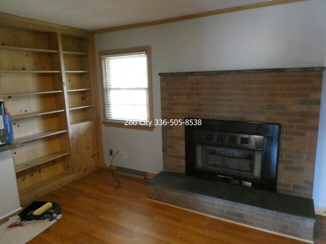 Building Photo - 903 Uwharrie St