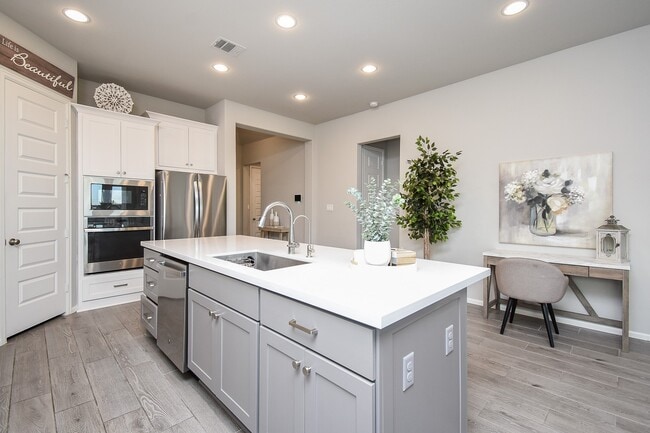 Foto del edificio - 31443 Splitting Willow Ln