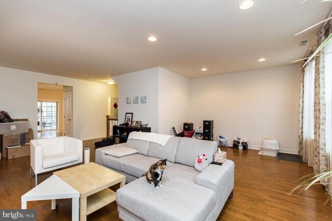 Foto del edificio - 207 Brinley Ct
