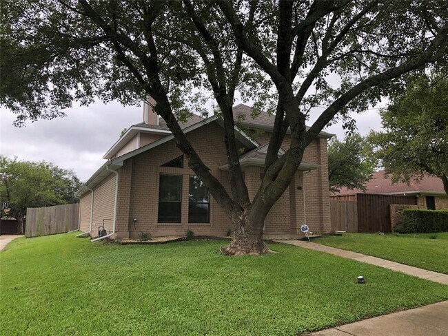 Foto del edificio - 4910 Kelso Ln