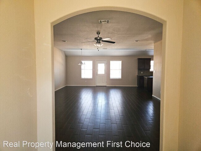 Building Photo - 3 br, 2 bath House - 525 Ridge Point