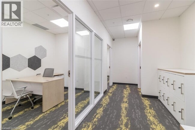 Photo du bâtiment - 100 Garment St