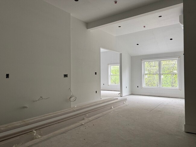 Building Photo - 251 Sladen St