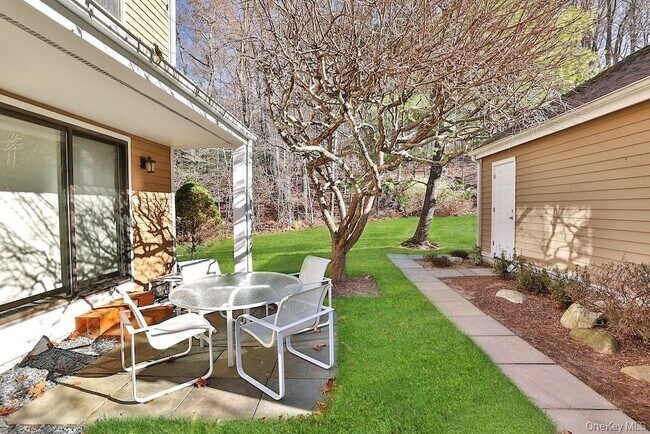 Foto del edificio - 103 Rambling Brook Rd