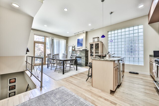 Foto del edificio - 934 N Honore St